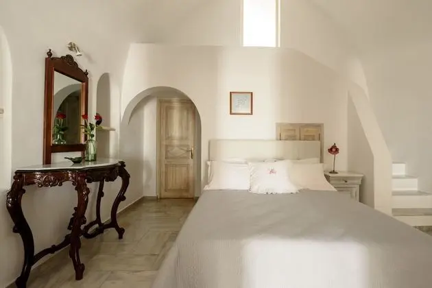 Master Suite with Sea View & Volcano View