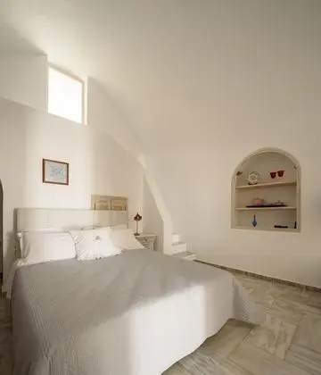 Master Suite with Sea View & Volcano View