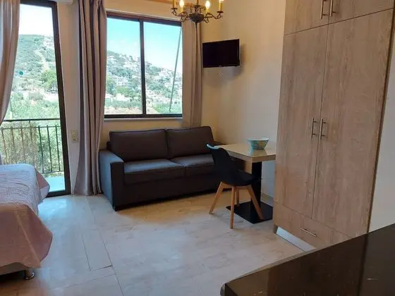 Stüdyo, Kısmi Deniz Manzaralı