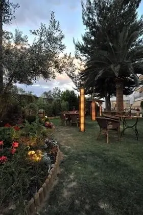 İki Ayrı Yataklı Oda, Bahçe Manzaralı