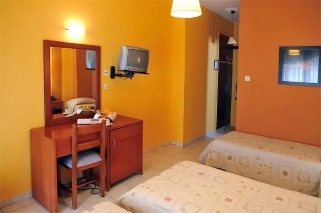 Üç Kişilik Oda, Bahçe Manzaralı