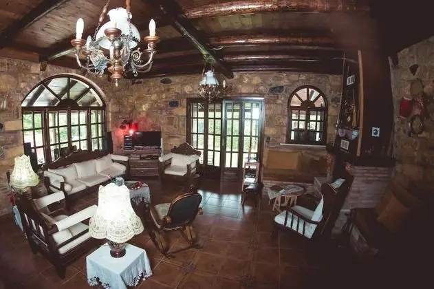 Traditional Ev (first floor)
