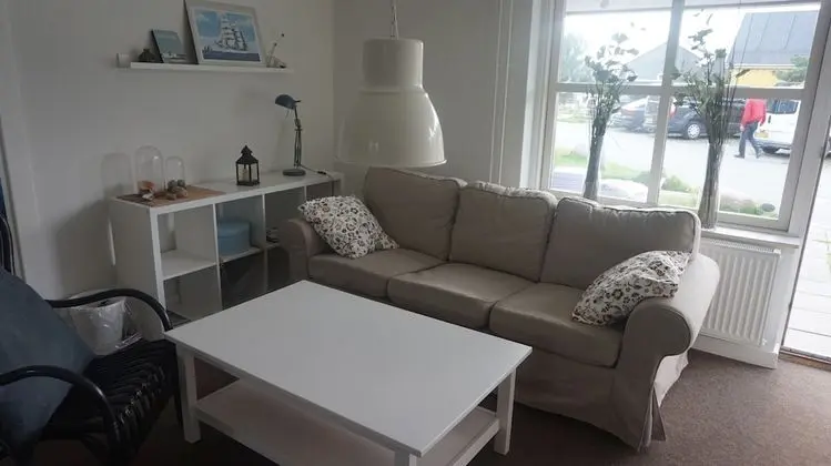 Basic Oda, 2 Tek Kişilik Yatak, Ortak Banyo