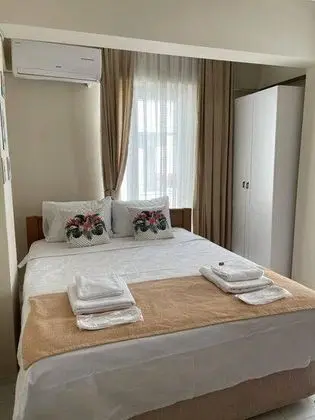 Teraslı Standart Oda, Havuz veya Bahçe Manzaralı, Balkonlu