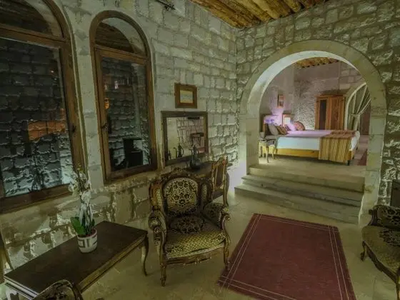 Superior Mağara Oda, Vadi Manzaralı, Ortak Teraslı