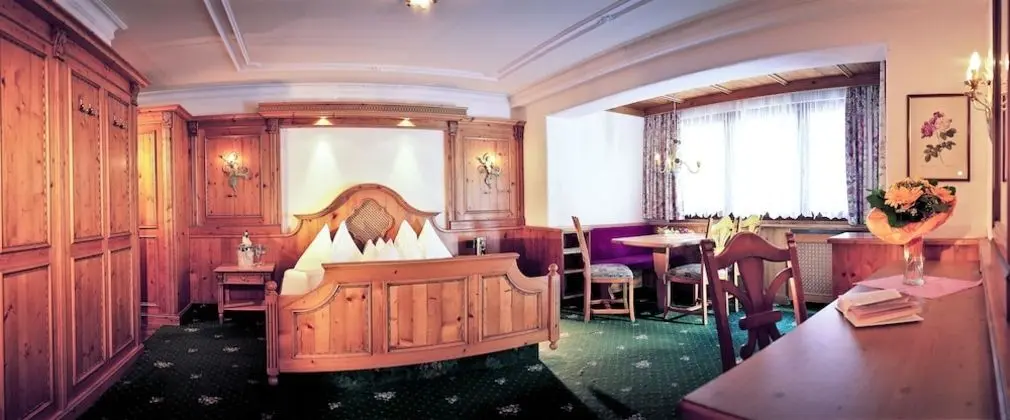 Üç Kişilik Oda, 1 Yatak Odası, Balkon (Fürstenhaus)