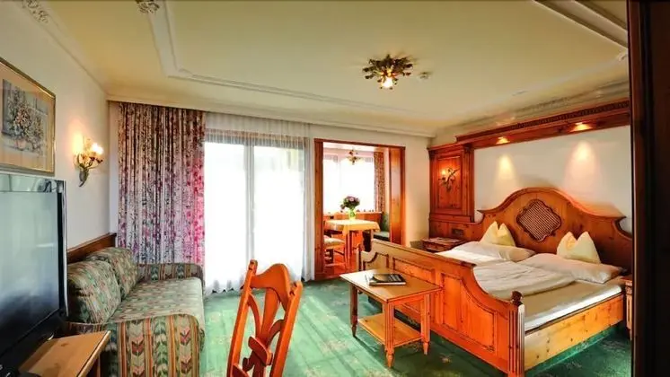 Üç Kişilik Oda, 1 Yatak Odası, Balkon (Fürstenhaus)