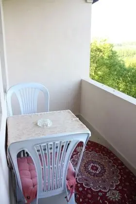 Standard Tek Büyük Yataklı Oda, Balkon, Havuz Manzaralı
