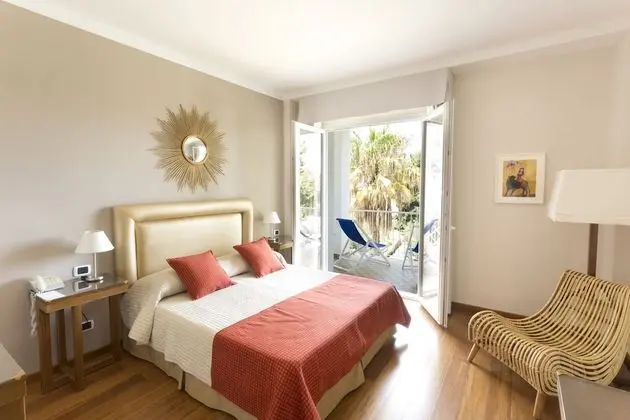 Büyük Yataklı Tek Kişilik Oda