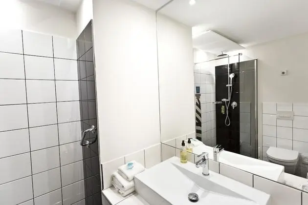 Büyük Yataklı Tek Kişilik Oda