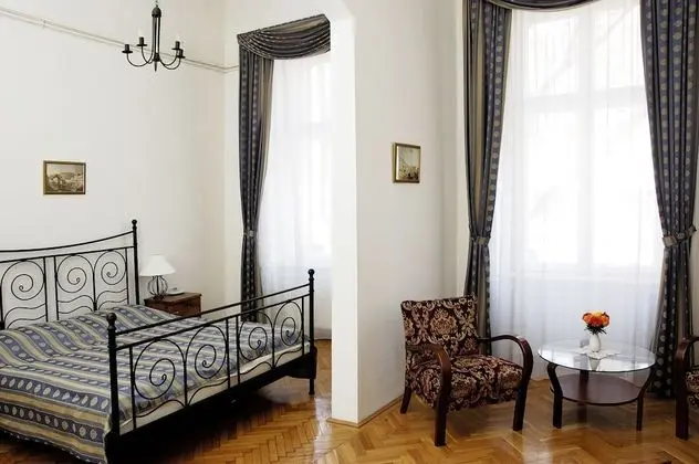 Standard Tek Büyük veya İki Ayrı Yataklı Oda