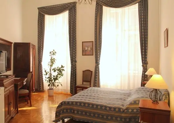 Standard Tek Büyük veya İki Ayrı Yataklı Oda