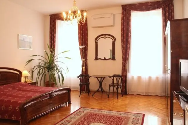 Standard Tek Büyük veya İki Ayrı Yataklı Oda