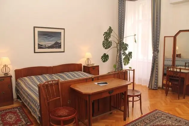 Standard Tek Büyük veya İki Ayrı Yataklı Oda