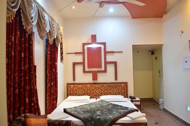 Luxury Tek Büyük Yataklı Oda