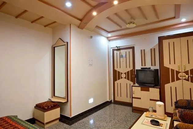 Luxury Tek Büyük Yataklı Oda