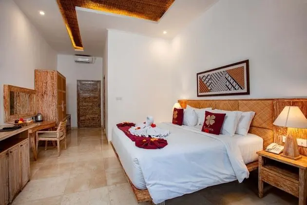 Deluxe Oda, Havuz Manzaralı