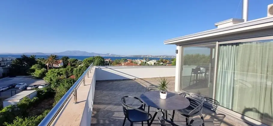 Terrace Suit 1