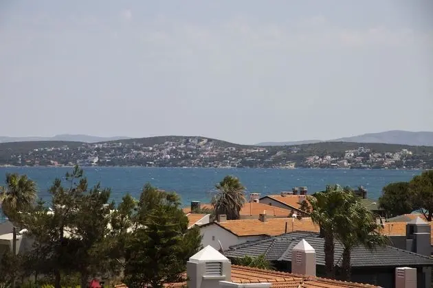Terrace Suit 1
