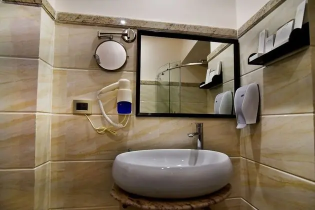 Deluxe Büyük Yataklı Tek Kişilik Oda, Sigara İçilebilir