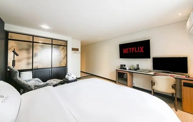 Premium Tek Büyük Yataklı Oda