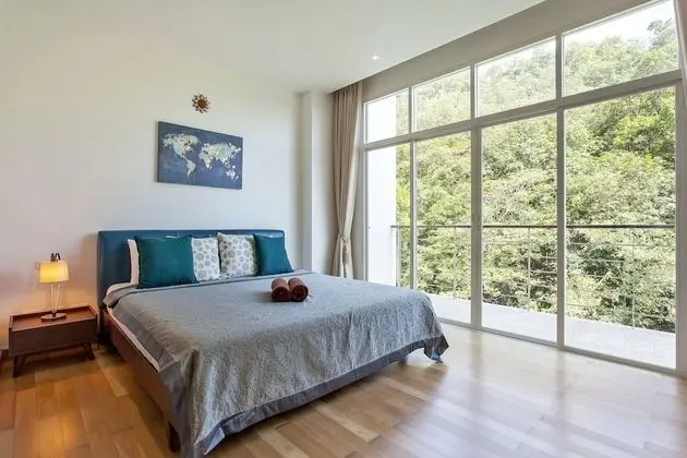 1 Bedroom Condo