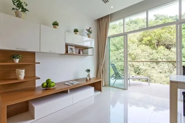 1 Bedroom Condo