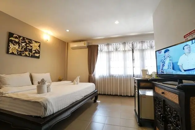 Deluxe Tek Büyük Yataklı Oda, 1 En Büyük (King) Boy Yatak, Bahçe Manzaralı (with balcony)