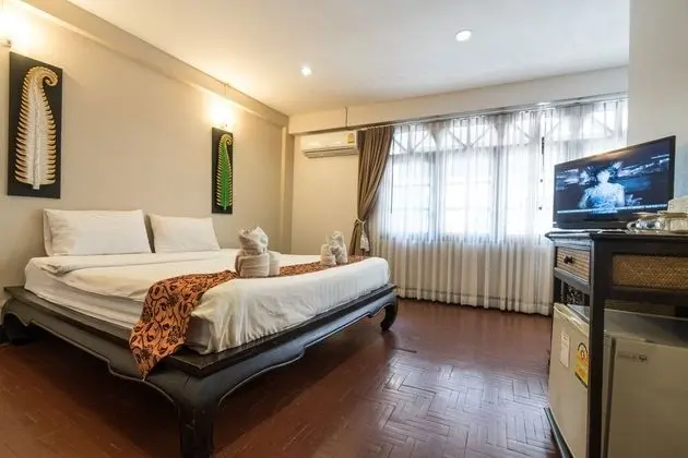 Deluxe Tek Büyük Yataklı Oda, 1 En Büyük (King) Boy Yatak, Bahçe Manzaralı (with balcony)