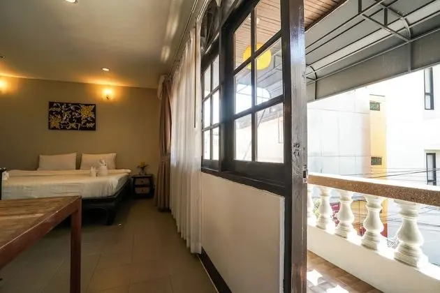 Deluxe Tek Büyük Yataklı Oda, 1 En Büyük (King) Boy Yatak, Bahçe Manzaralı (with balcony)