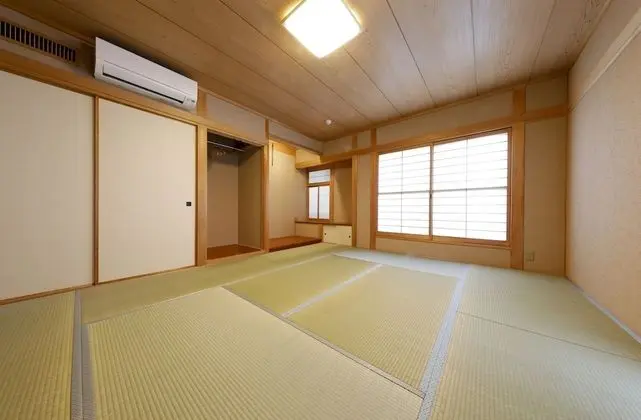 Ev (Private Vacation)