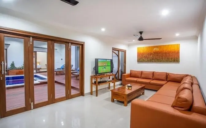 Family Villa, 4 Yatak Odası, Kişiye Özel Havuzlu