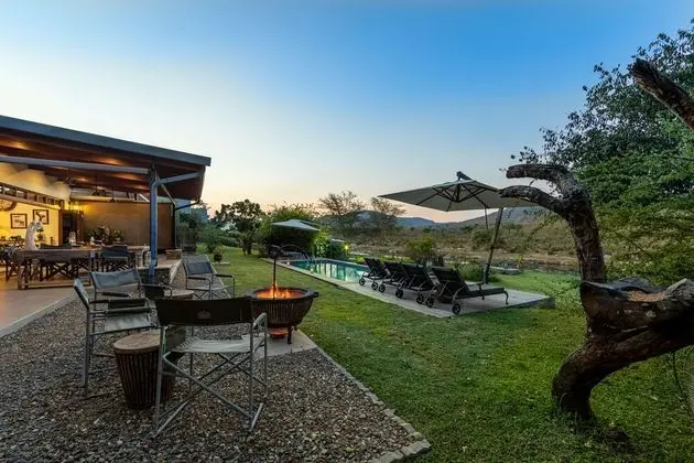 Kambaku Luxury 2 Bedroom River House