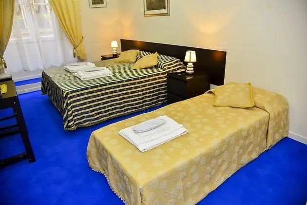 Premium Tek Büyük Yataklı Oda