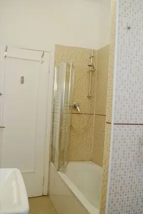 Ortak Ranzalı Oda, 1 Yatak Odası, Balkon