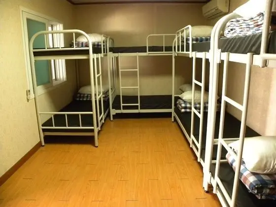 Ortak Ranzalı Oda, Sadece kadınlar için (8 Persons)