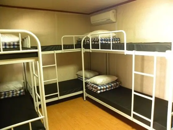 Ortak Ranzalı Oda, Sadece kadınlar için (8 Persons)