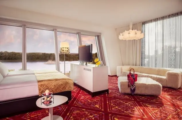 Deluxe Süit, Nehir Manzaralı