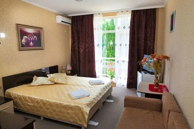 Comfort Tek Büyük veya İki Ayrı Yataklı Oda