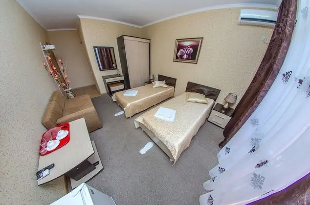 Comfort Tek Büyük veya İki Ayrı Yataklı Oda