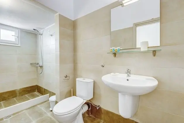 Comfort Tek Büyük Yataklı Oda, Avlu Manzaralı
