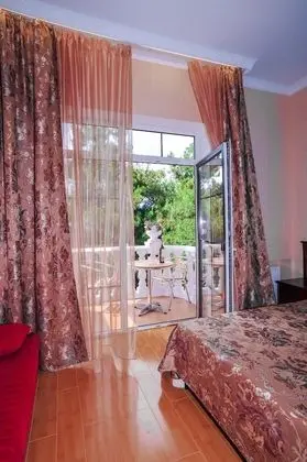 Deluxe Dört Kişilik Oda