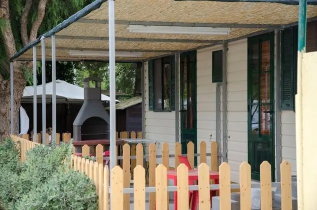 Cottage room hotel (3 pax No kitchen)