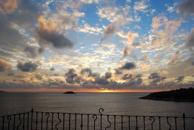 Superior Apart Daire, Deniz Manzaralı