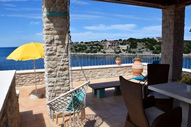 Superior Apart Daire, Deniz Manzaralı