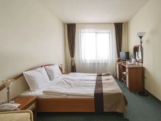 Tek Büyük veya İki Ayrı Yataklı Oda, Dağ Manzaralı