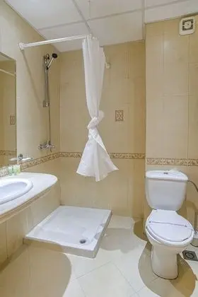 Tek Büyük veya İki Ayrı Yataklı Oda, Dağ Manzaralı