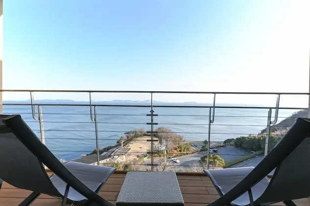 İki Ayrı Yataklı Oda, Sigara İçilmez (With shower booth & deck)