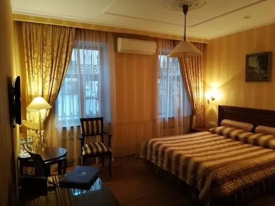 Standard Tek Büyük Yataklı Oda