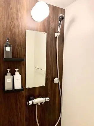 İki Ayrı Yataklı Oda, Sigara İçilmez